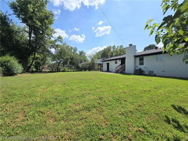 800 N 8th Street, Van Buren, AR 72956