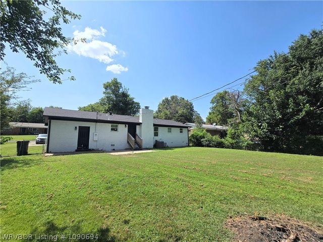 800 N 8th Street, Van Buren, AR 72956