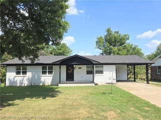 800 N 8th Street, Van Buren, AR 72956
