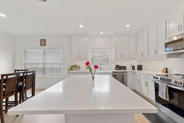 4511 S MANHATTAN AVENUE 17, Tampa, FL 33611
