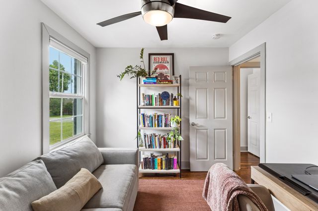 3221 Holbrook Dr, Nashville, TN 37211