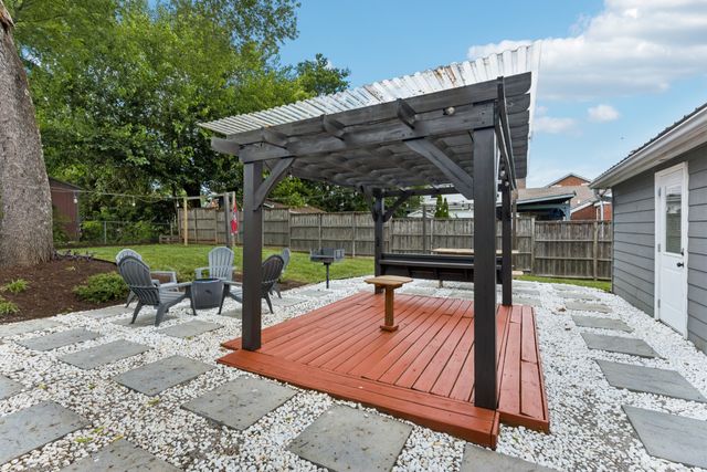 3221 Holbrook Dr, Nashville, TN 37211
