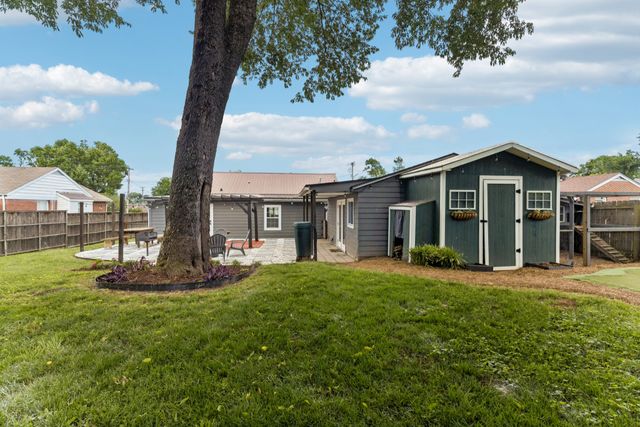 3221 Holbrook Dr, Nashville, TN 37211