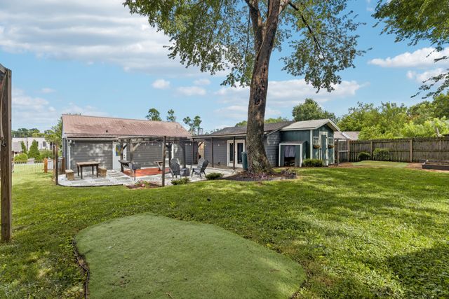 3221 Holbrook Dr, Nashville, TN 37211