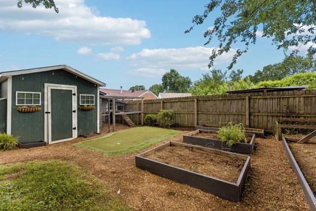 3221 Holbrook Dr, Nashville, TN 37211