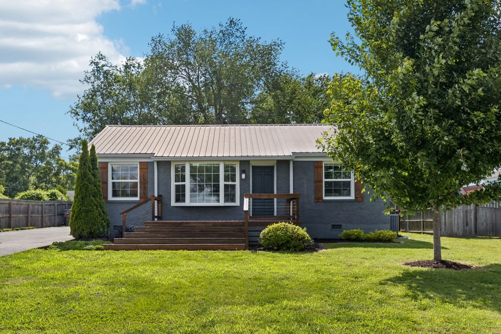 3221 Holbrook Dr, Nashville, TN 37211
