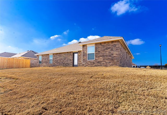 103 S 26th Street, Collinsville, OK 74021