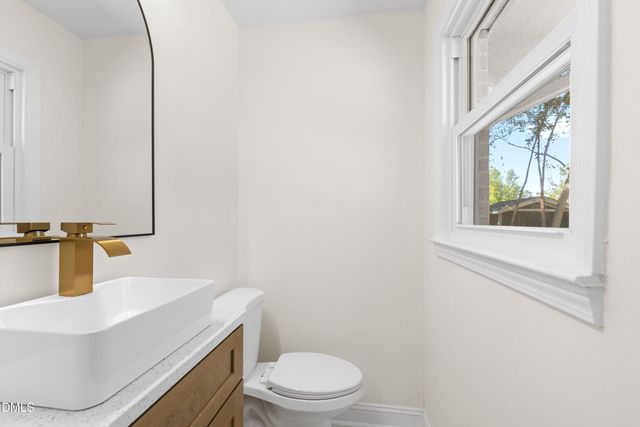 115 E Heath Avenue, Smithfield, NC 27577