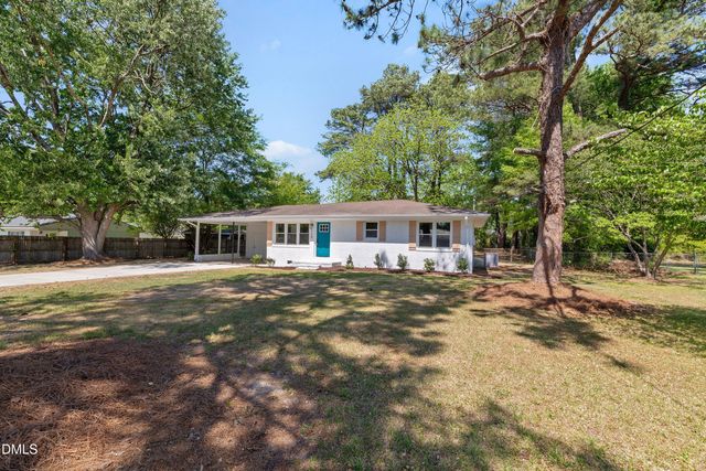 115 E Heath Avenue, Smithfield, NC 27577