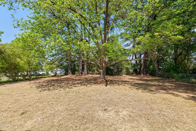 115 E Heath Avenue, Smithfield, NC 27577