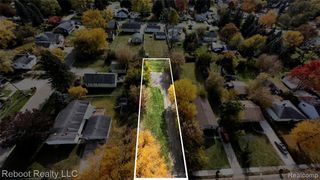 686 Peacock Avenue, Pontiac, MI 48340