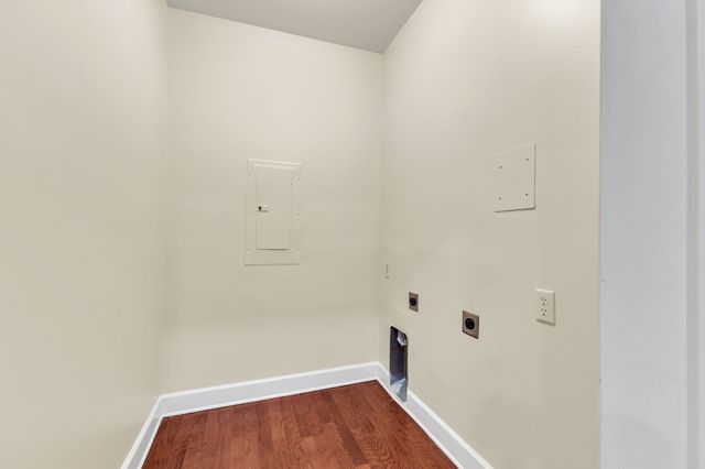 307 Seven Springs Way Apt 301, Brentwood, TN 37027