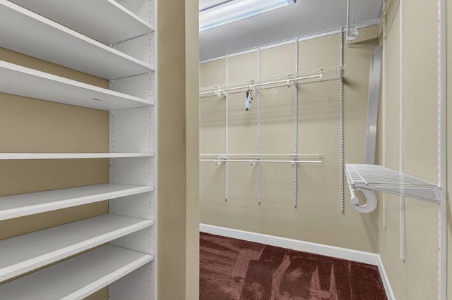 307 Seven Springs Way Apt 301, Brentwood, TN 37027