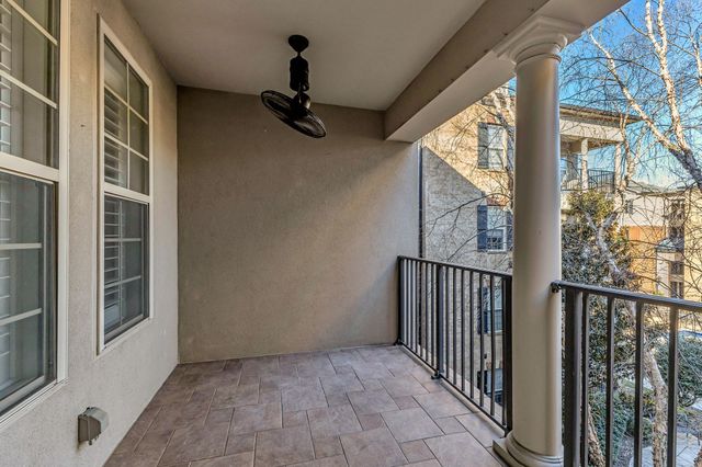 307 Seven Springs Way Apt 301, Brentwood, TN 37027