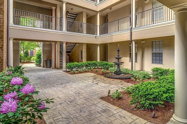 307 Seven Springs Way Apt 301, Brentwood, TN 37027