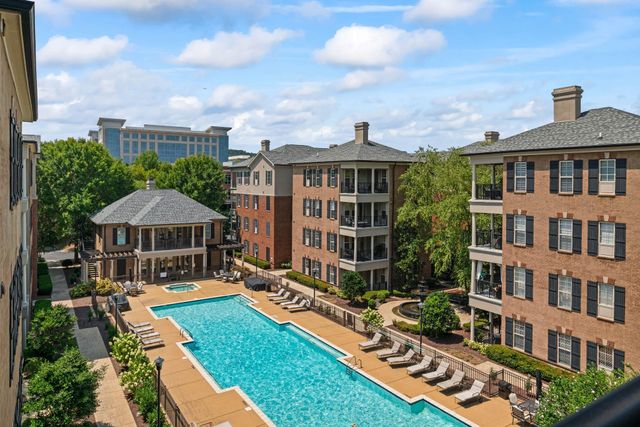 307 Seven Springs Way Apt 301, Brentwood, TN 37027