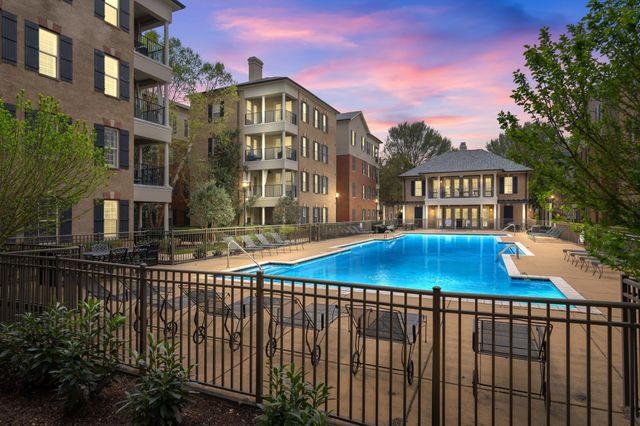 307 Seven Springs Way Apt 301, Brentwood, TN 37027