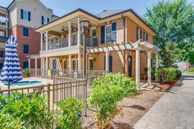 307 Seven Springs Way Apt 301, Brentwood, TN 37027