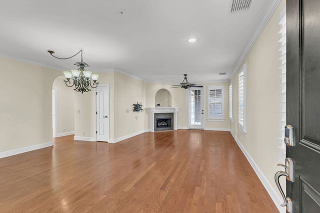 307 Seven Springs Way Apt 301, Brentwood, TN 37027