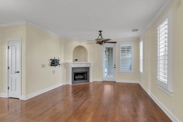 307 Seven Springs Way Apt 301, Brentwood, TN 37027