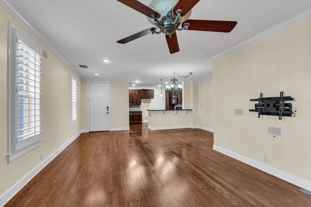 307 Seven Springs Way Apt 301, Brentwood, TN 37027