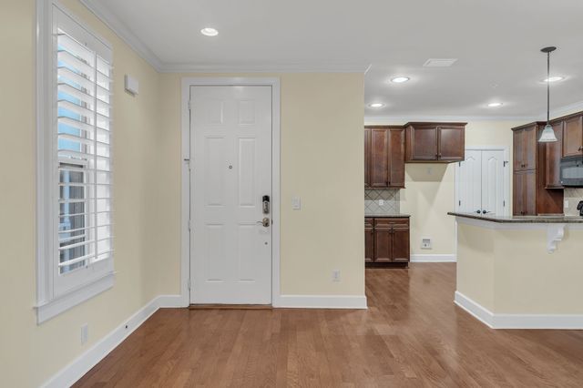 307 Seven Springs Way Apt 301, Brentwood, TN 37027