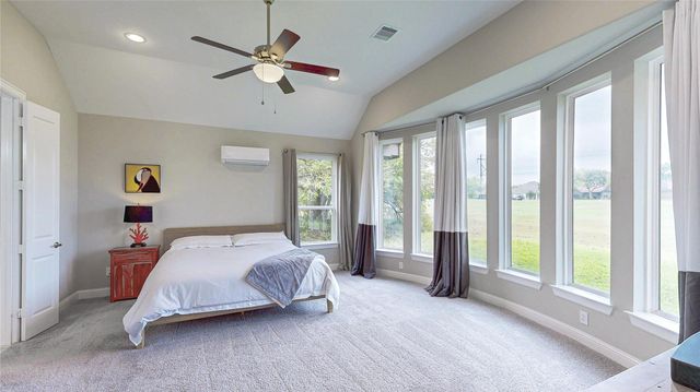 10 Bermuda Circle, Montgomery, TX 77356