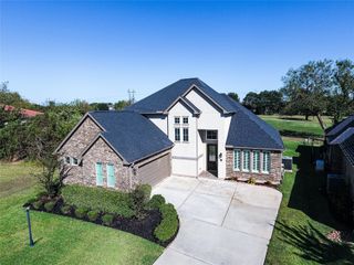 10 Bermuda Circle, Montgomery, TX 77356
