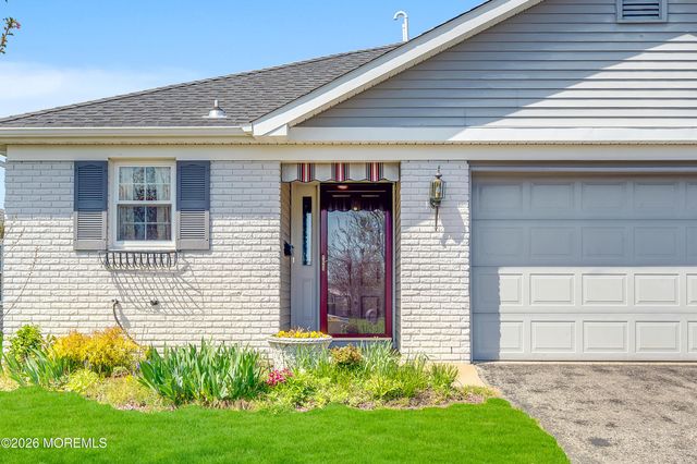 3 Everest Drive N, Brick, NJ 08724