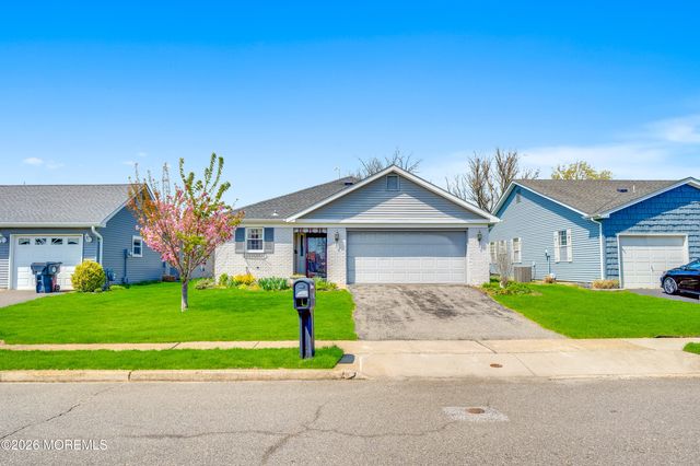 3 Everest Drive N, Brick, NJ 08724