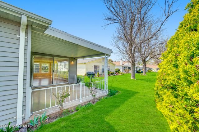 3 Everest Drive N, Brick, NJ 08724