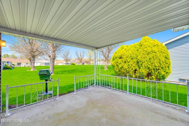 3 Everest Drive N, Brick, NJ 08724