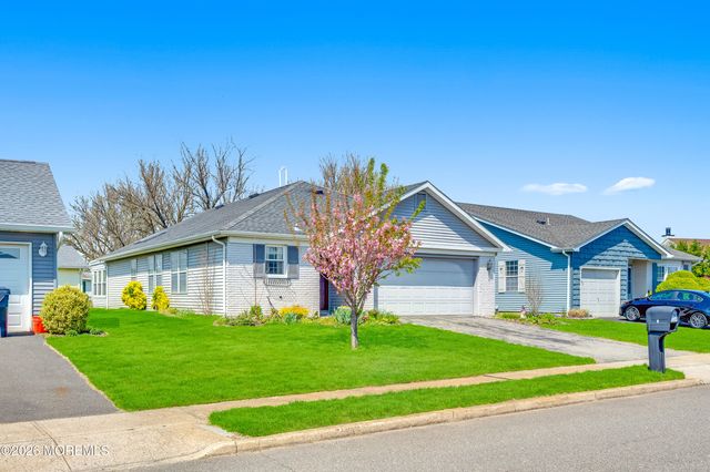 3 Everest Drive N, Brick, NJ 08724