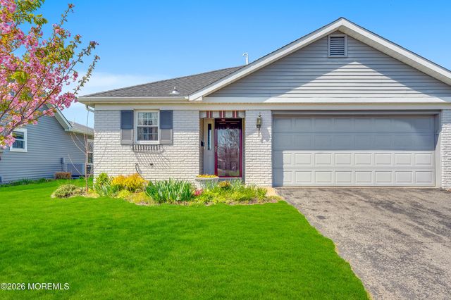 3 Everest Drive N, Brick, NJ 08724