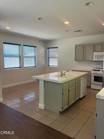 28360 Maitland Lane, Santa Clarita, CA 91350