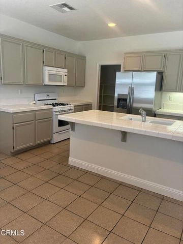 28360 Maitland Lane, Santa Clarita, CA 91350