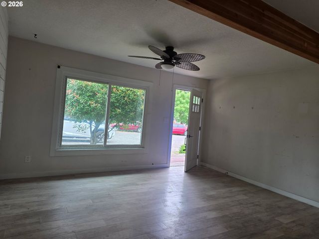 5711 Se 123RD Ave, Portland, OR 97236