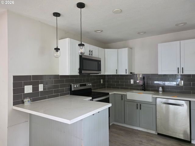 5711 Se 123RD Ave, Portland, OR 97236
