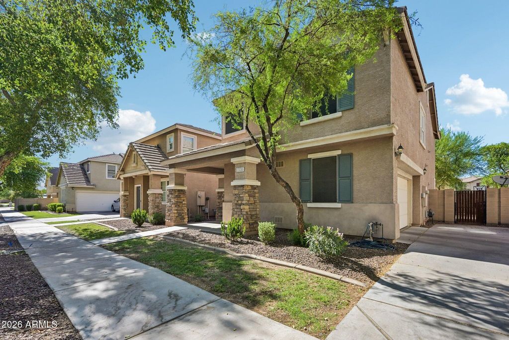 2330 E PECAN Road, Phoenix, AZ 85040 — photo 2