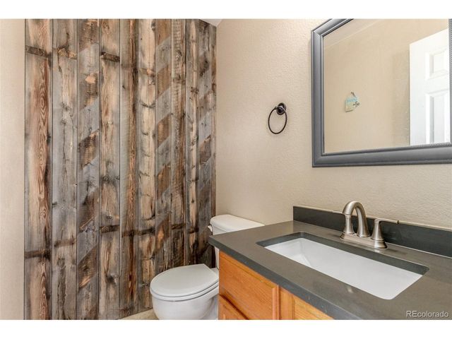 3722 Ironhorse Dr, Evans, CO 80620