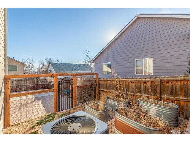 3722 Ironhorse Dr, Evans, CO 80620