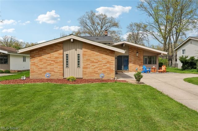 23956 Fairlawn Drive, North Olmsted, OH 44070