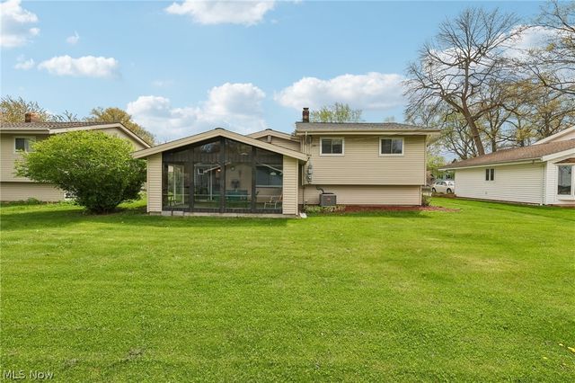 23956 Fairlawn Drive, North Olmsted, OH 44070