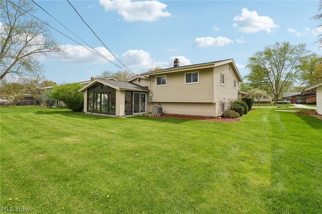23956 Fairlawn Drive, North Olmsted, OH 44070