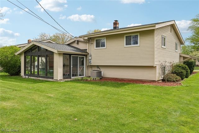 23956 Fairlawn Drive, North Olmsted, OH 44070