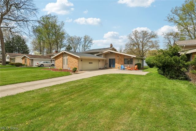 23956 Fairlawn Drive, North Olmsted, OH 44070