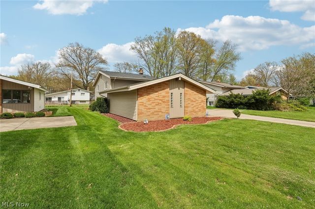 23956 Fairlawn Drive, North Olmsted, OH 44070
