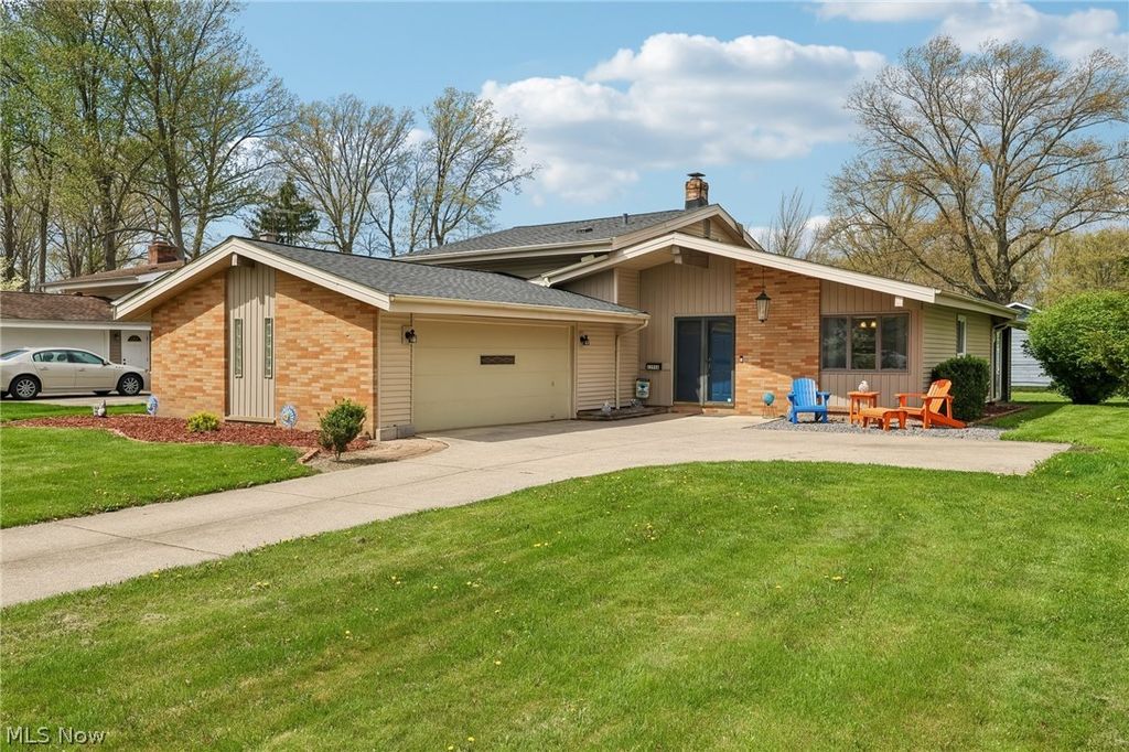 23956 Fairlawn Drive, North Olmsted, OH 44070