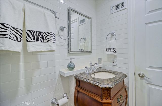 5254 Duenas, Laguna Woods, CA 92637