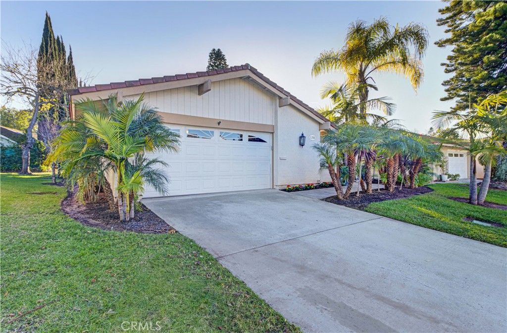 5254 Duenas, Laguna Woods, CA 92637